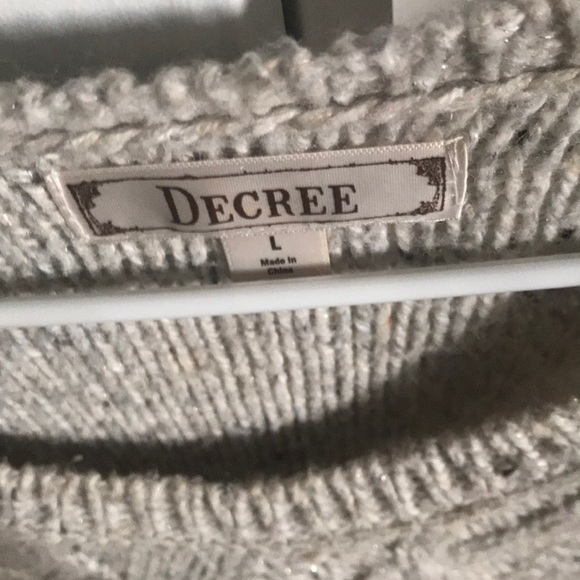 Tan/beige sweater! - Picture 2 of 3